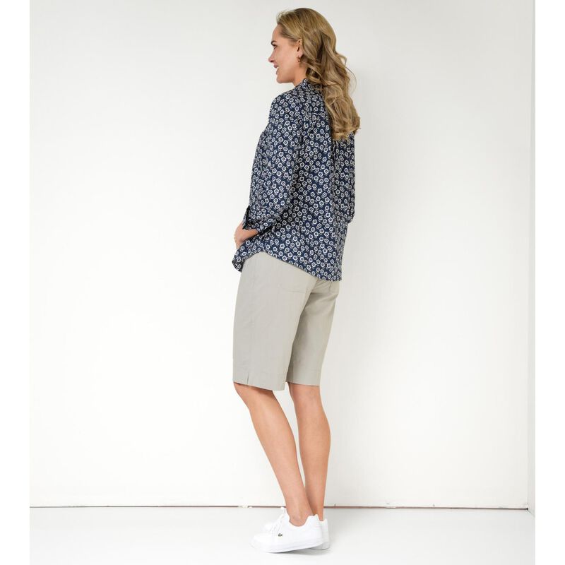 B Essentials Shirt image number 3